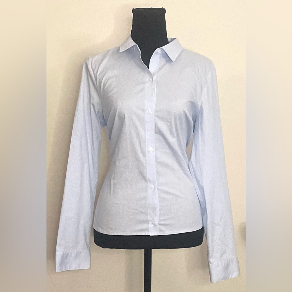 Apt.9- Woman’s blue and white‎ striped long sleeve button-down Size 12
